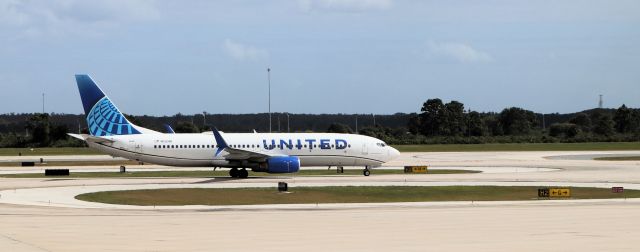 Boeing 737-800 (N13248) - 10/26/23 taxiing in from Rwy 35R