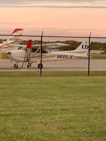 Cessna Skyhawk (N899JR)