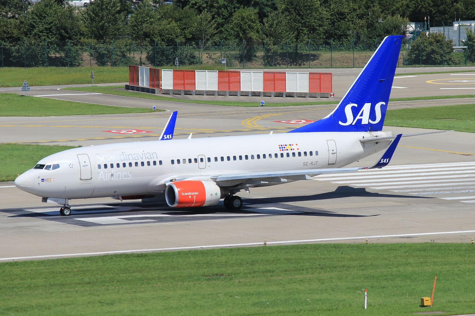Boeing 737-700 (SE-RJT)