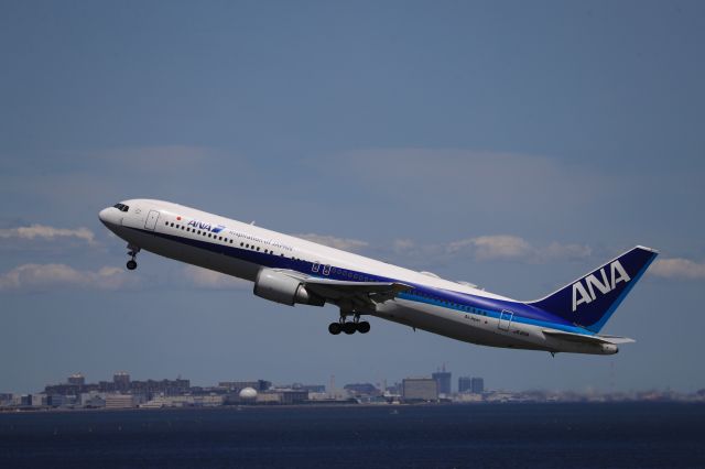 BOEING 767-300 (JA611A) - June 17th 2019:HND-HKD.