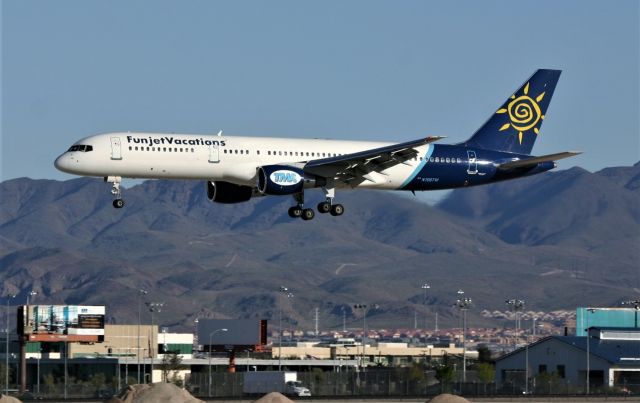 Boeing 757-200 (N708TW) - KLAS - ex TWA Ln 750 arriving Las Vegas flying under FunJetVacations for Transmeridian. April 1 2005.