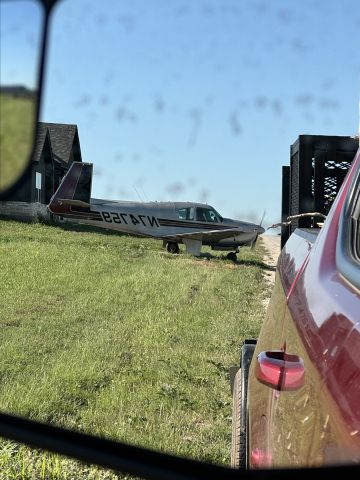 N74759 — - Mooney M20B taxiing to home Hangar