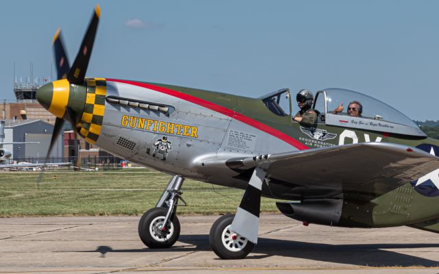 North American P-51 Mustang (N5428V) - P-51, Gunfighter, taxis into Lunken after a flight around Cincinnati.