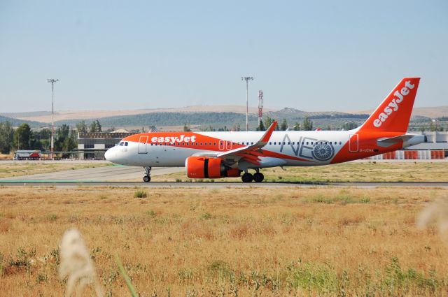 Airbus A320 (G-UZHA)