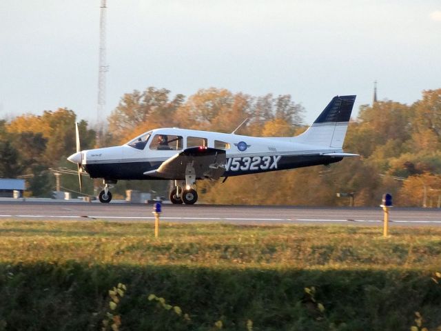 Piper Cherokee (N5323X)