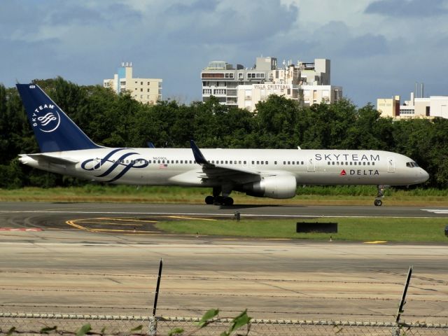 Boeing 757-200 (N659DL)