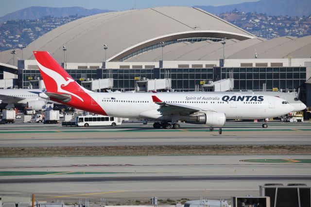 Airbus A330-200 (VH-EBS)