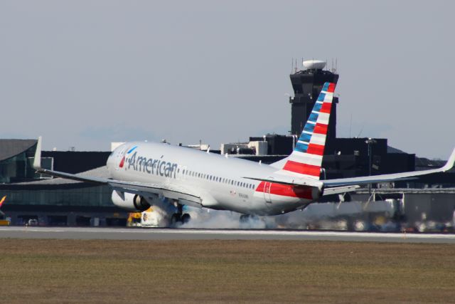 Boeing 737-800 (N966NN)