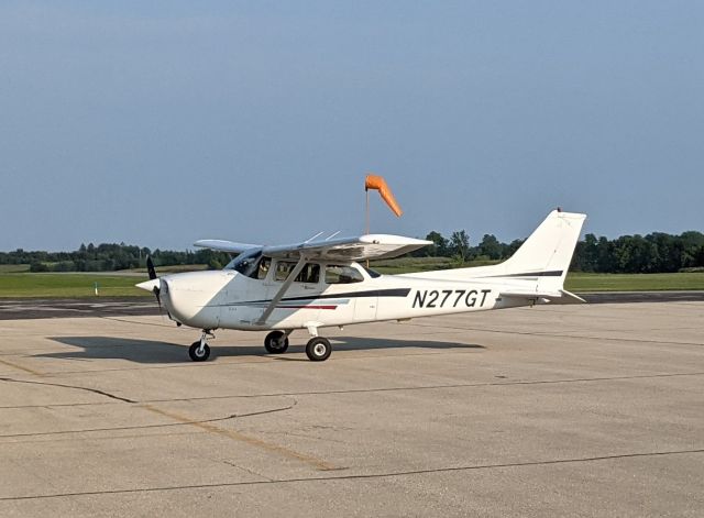 Cessna Skyhawk (N277GT) - Flew this to Monroe from Timmerman.