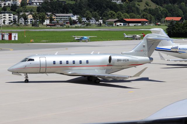 Canadair Challenger 350 (9H-VCN)
