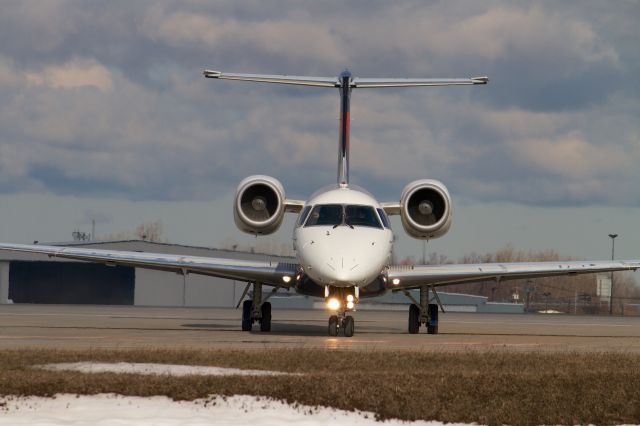 Embraer ERJ-145 (N575RP)