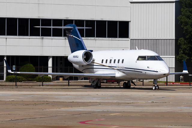 Bombardier Challenger 300 (N604SJ)