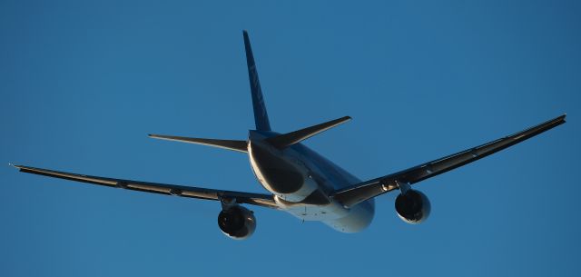 Boeing 777-200 (JA706A)