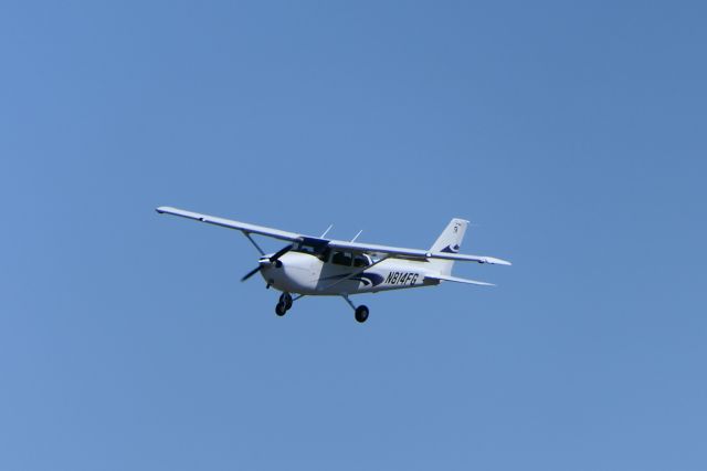 Cessna Skyhawk (N814FG)