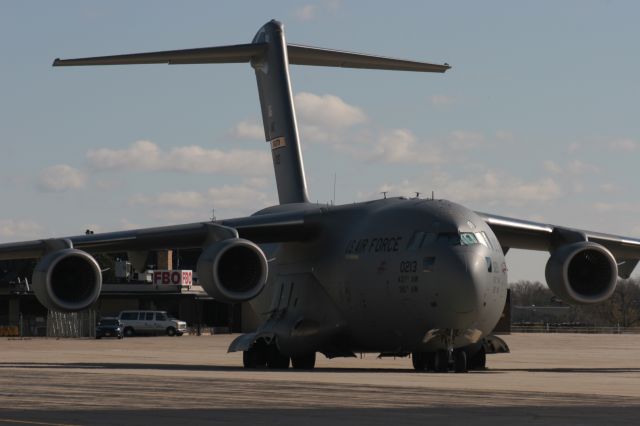 Boeing Globemaster III (00213) - On the ground in Oshkosh, WI supporting the VP of USA.