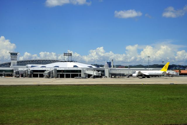 Boeing 787-8 (WBSB) - Brunei new Airport with new RBA B787/8