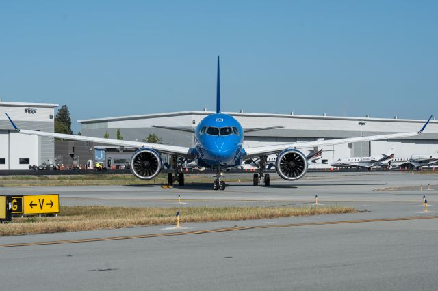 Airbus A220-300 (N203BZ)