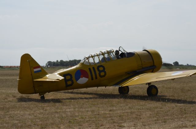 North American T-6 Texan (PH-IIB)