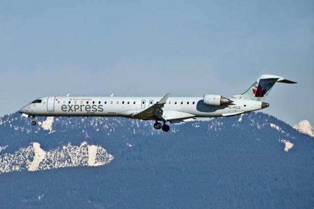 Canadair Regional Jet CRJ-900 (C-FNJZ)