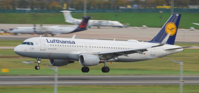 Airbus A321 (D-AIUB) - FROM FREEPORT CARPARK