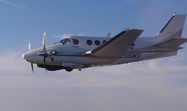 Beechcraft King Air 90 (N205MS)