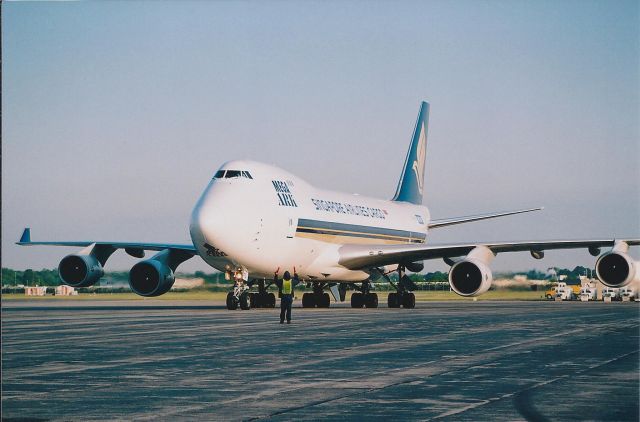 Boeing 747-400 (9V-SFG)