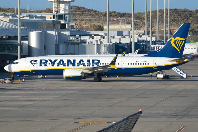 — — - 62301 / 7755 EI-HENbr /Boeing 737-8200 MAXbr / Ryanairbr /Tenerife Surbr /22 May 2022br /Manuel EstévezR