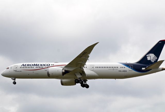 Boeing 787-9 Dreamliner (XA-ADG)