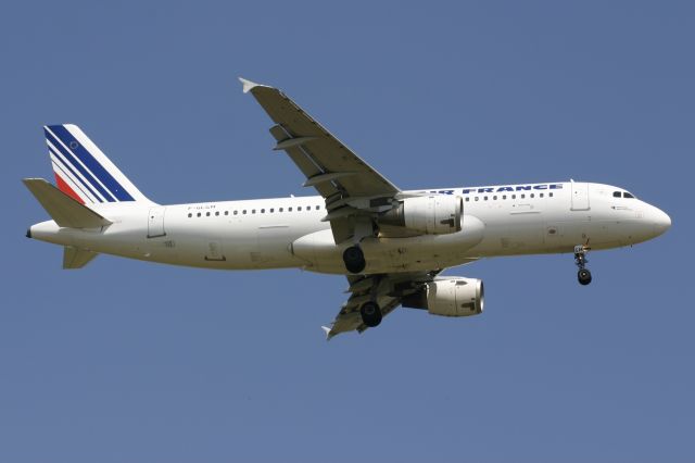 Airbus A320 (F-GLGM) - July 14, 2005 - arrived Paris CDG