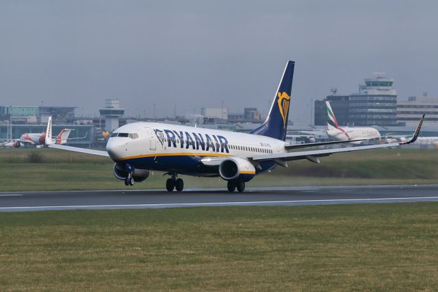Boeing 737-800 (EI-FRL) - RYR553 on the short hot to Dublin