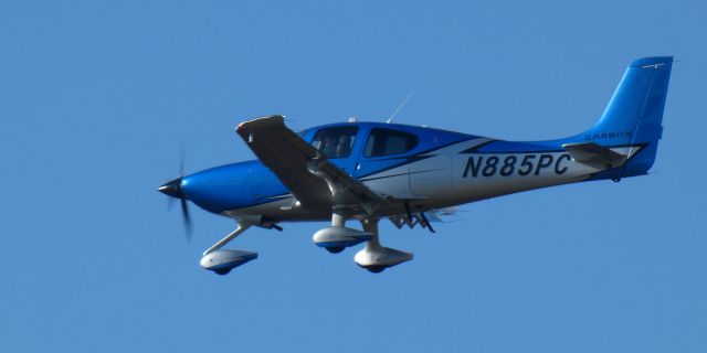 Cirrus SR-20 (N885PC) - About to touch down is this 2021 Cirrus SR20 in the Autumn of 2023.