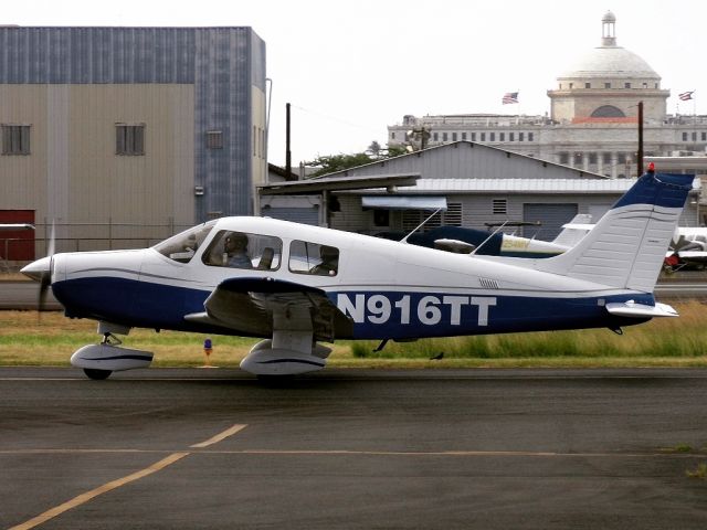 Piper Cherokee (N916TT)