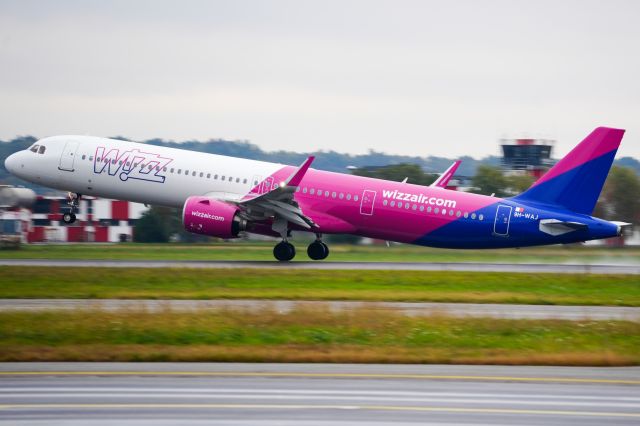 Airbus A321neo (9H-WAJ)