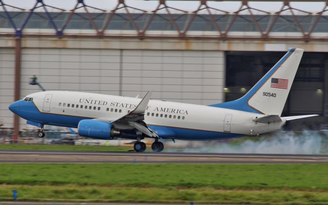 09-0540 — - usaf c-40c 09-0540 landing at shannon 25/9/15.