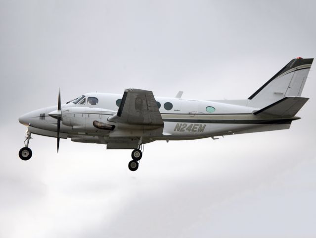 Beechcraft King Air 100 (N24EM)