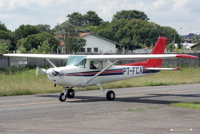 Cessna 152 (PT-FCA)