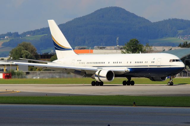 BOEING 767-200 (N673BF)