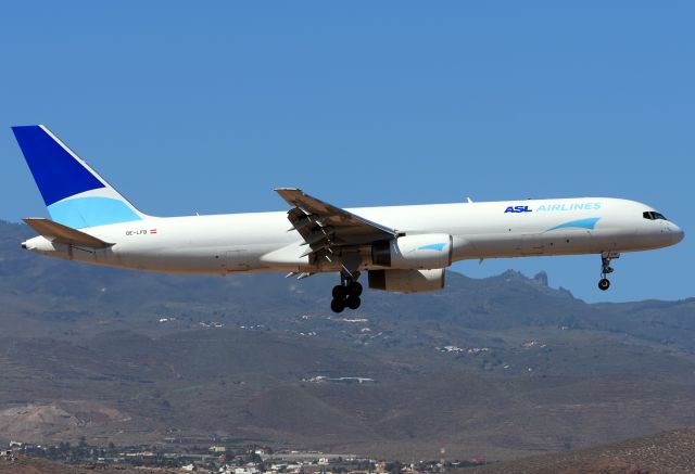 Boeing 757-200 (OE-LFB)