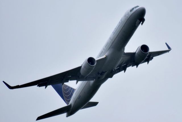 Boeing 757-200 (N34131) - UAL76 on departure from Belfast to Newark.