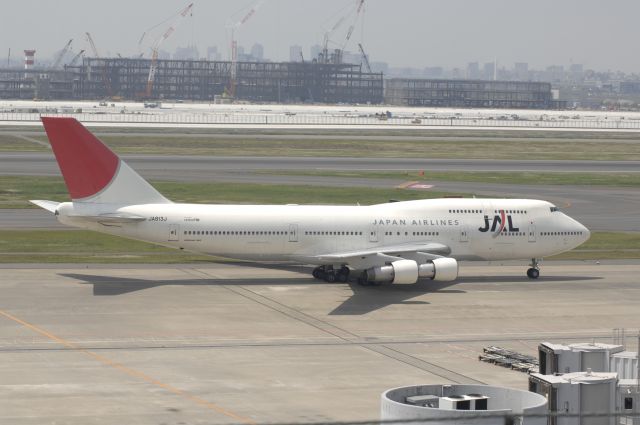 BOEING 747-300 (JA813J) - Taxi at Haneda Intl Airport on 2009/5/2