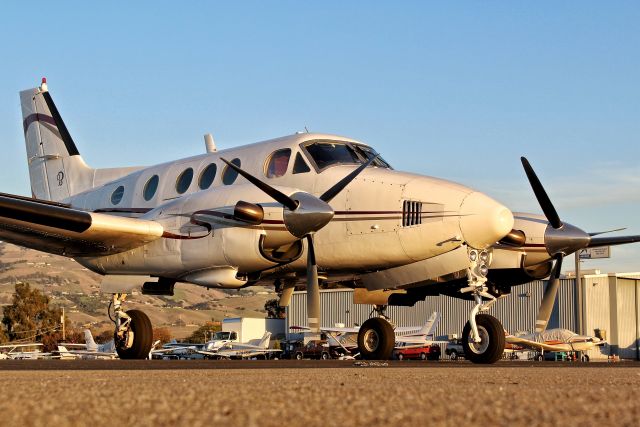 Beechcraft King Air 90 (N12GJ)