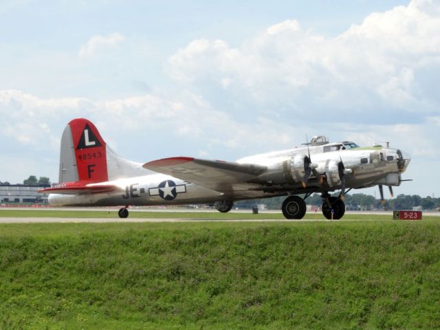 Boeing B-17 Flying Fortress (N3701G)