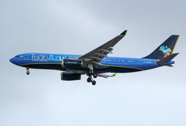 Airbus A330-200 (PR-AIT)