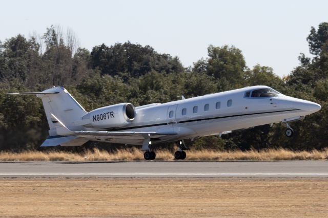 Learjet 60 (N906TR)