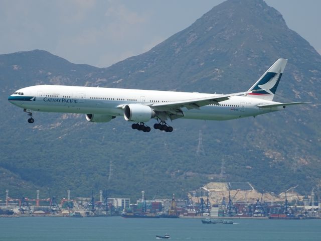 BOEING 777-300ER (B-KPE)