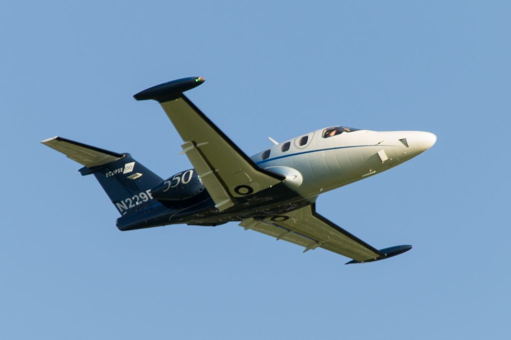 Eclipse 500 (N229BW) - Oshkosh Airventure 2015