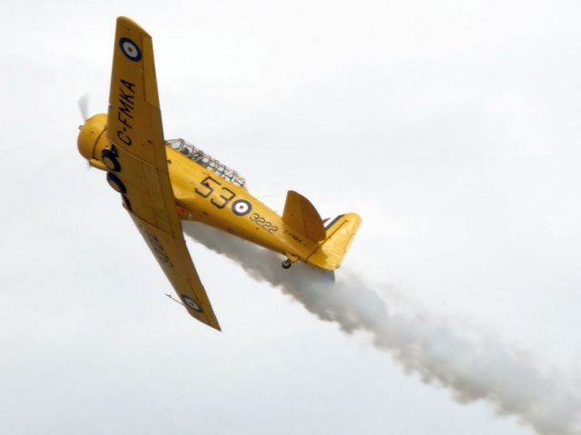 North American T-6 Texan (C-FMKA)