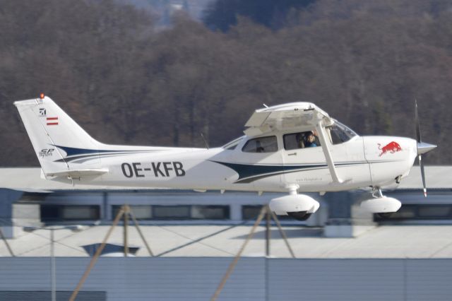 Cessna Skyhawk (OE-KFB)