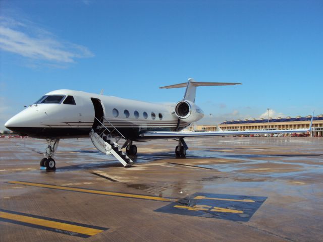 N922CB — - PARK AT SAN PABLO AIRPORT, SEVILLA. SPAIN. SVQ