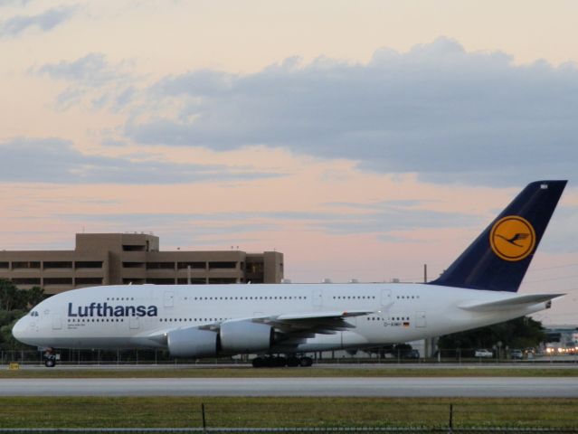 Airbus A380-800 (D-AIMH)